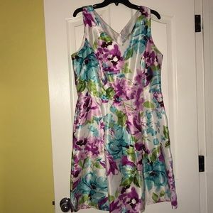 Floral shell exterior dress w/pockets